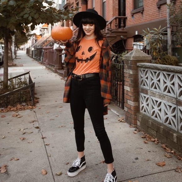 Orange Jack-O-Lantern face tee - Picture 2 of 4